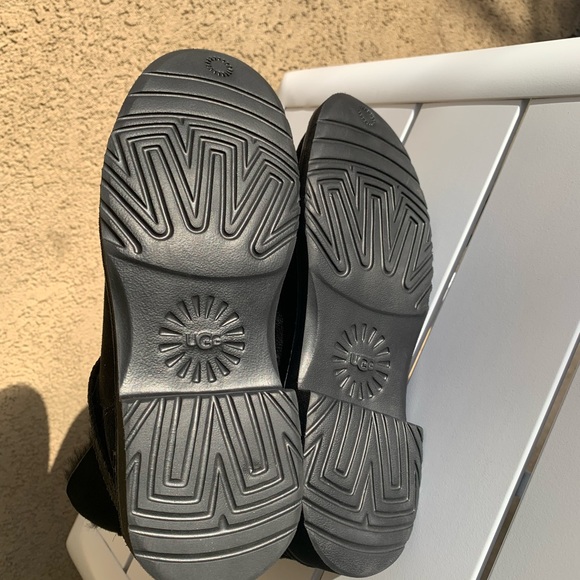 NWOT UGG black suede shearling ankle boots size 6.5 - Picture 10 of 14